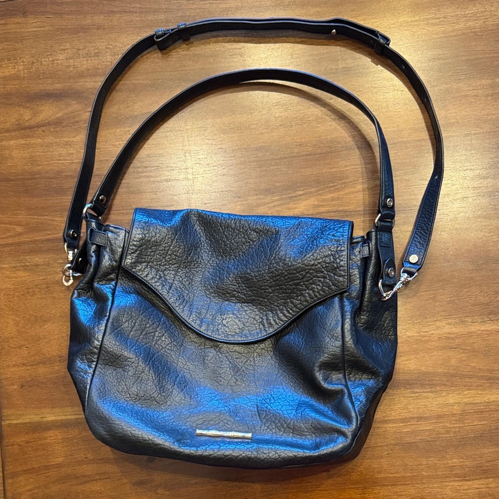 Elegant Black Leather Shoulder Bag